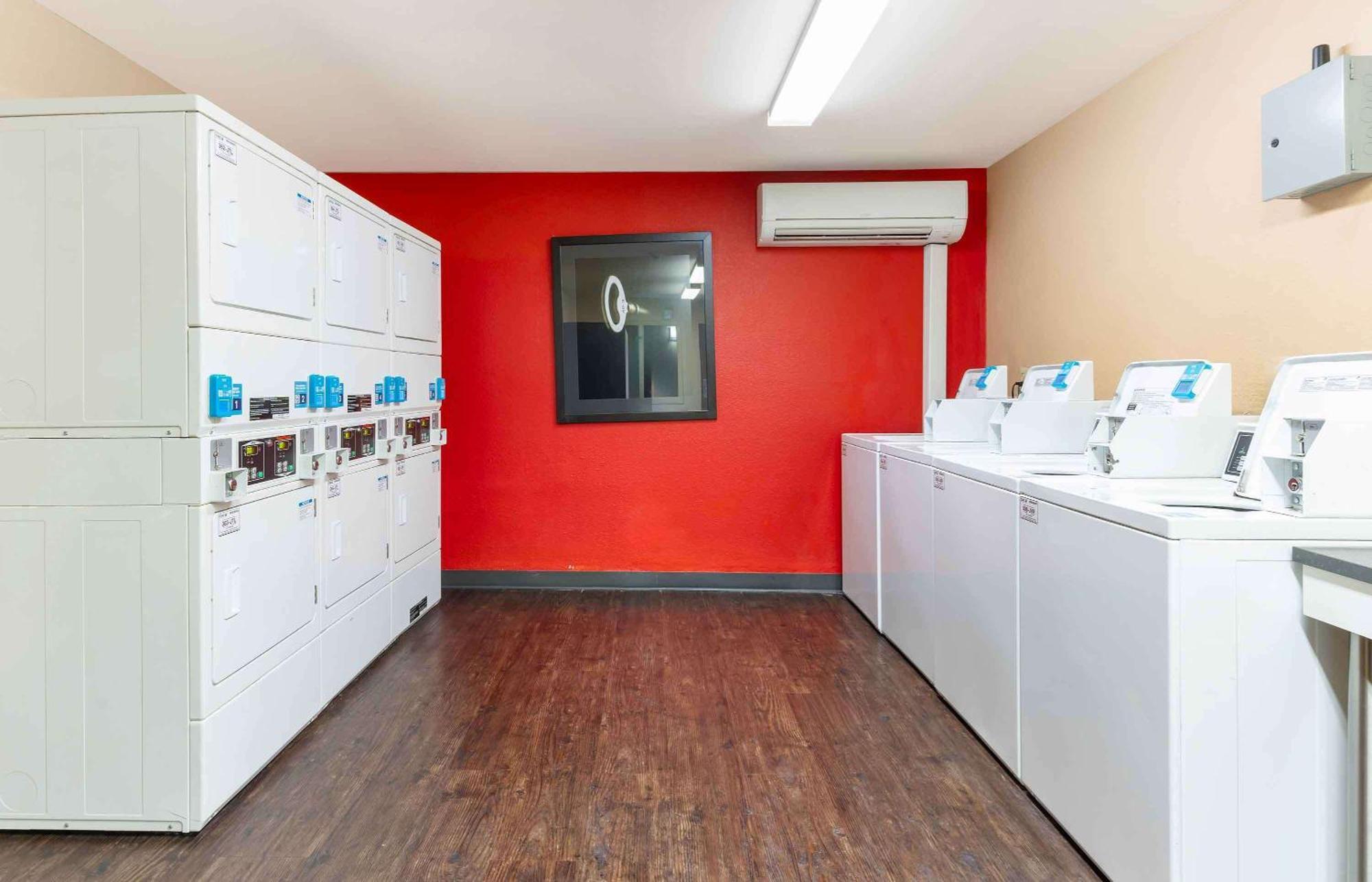 Extended Stay America Suites - Dublin - Hacienda Dr Bagian luar foto