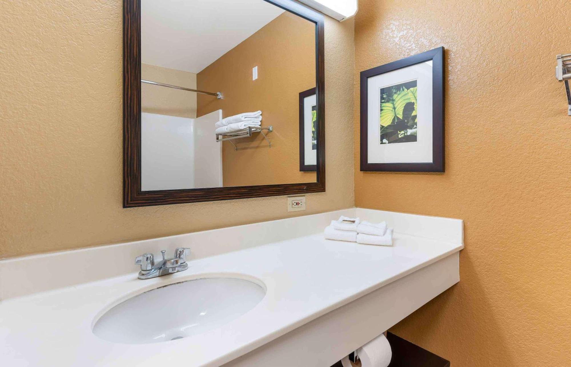 Extended Stay America Suites - Dublin - Hacienda Dr Bagian luar foto